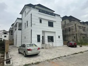 5bdrm Penthouse in Not In An Estate, Wuye for sale