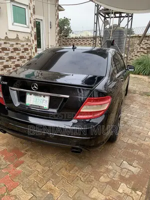 Mercedes-Benz C300 Luxury Sedan AWD (3.0L 6cyl 7A) 2009 Black