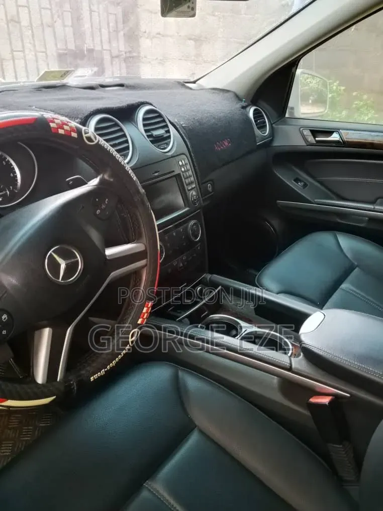 Mercedes-Benz GL-Class 2009 Silver