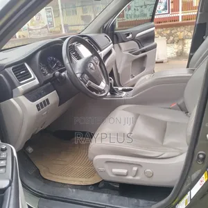 Toyota Highlander 2015 Green