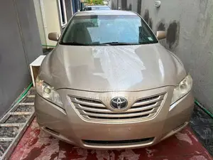Toyota Camry LE 4dr Sedan (2.4L 4cyl 5A) 2009 Gold