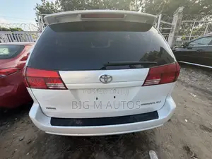 Toyota Sienna 2005 White