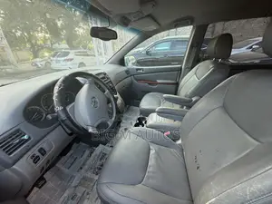 Toyota Sienna 2005 White
