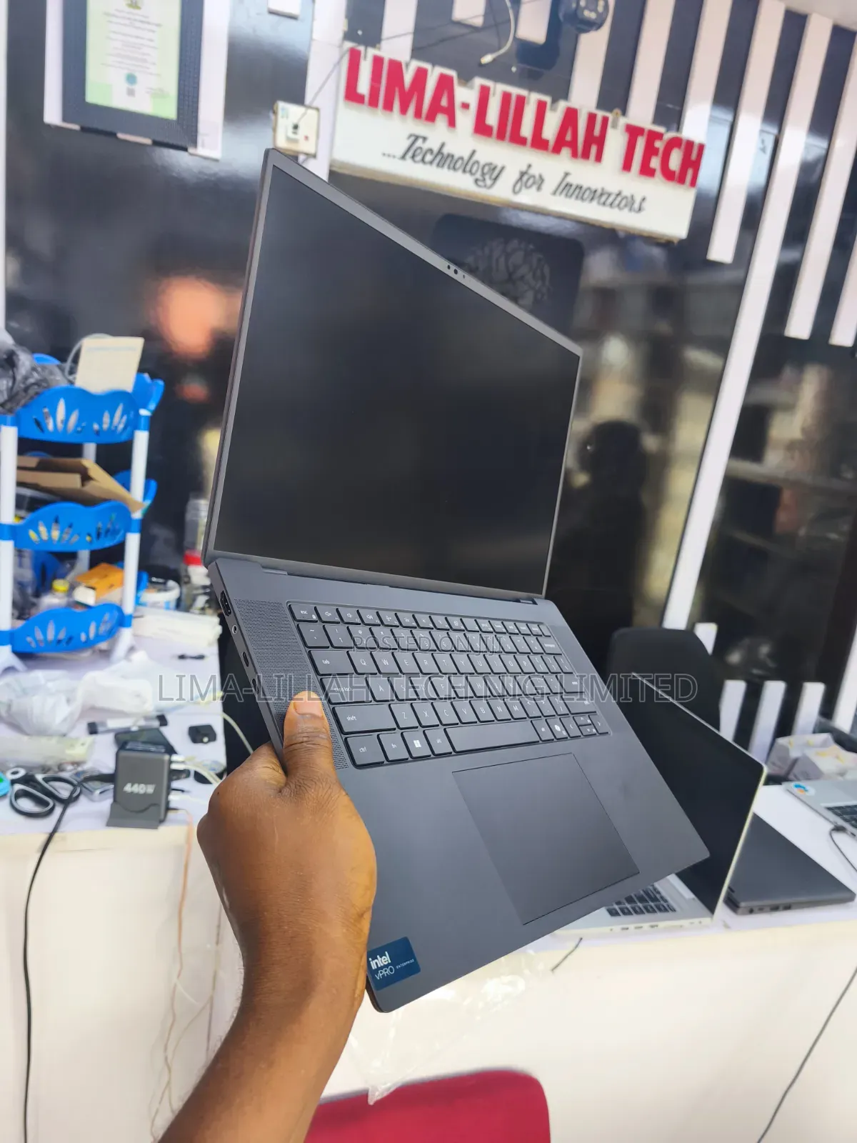 Laptop Dell Precision 5690 64GB Intel Core Ultra 7 SSD 512GB