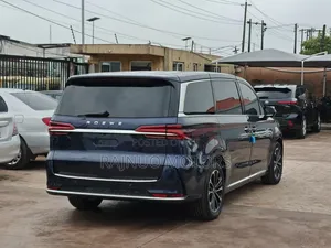 Roewe iMAX8 2020 Blue