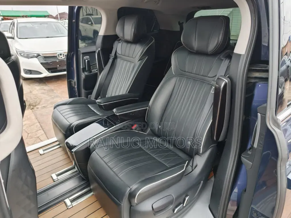 Roewe iMAX8 2020 Blue