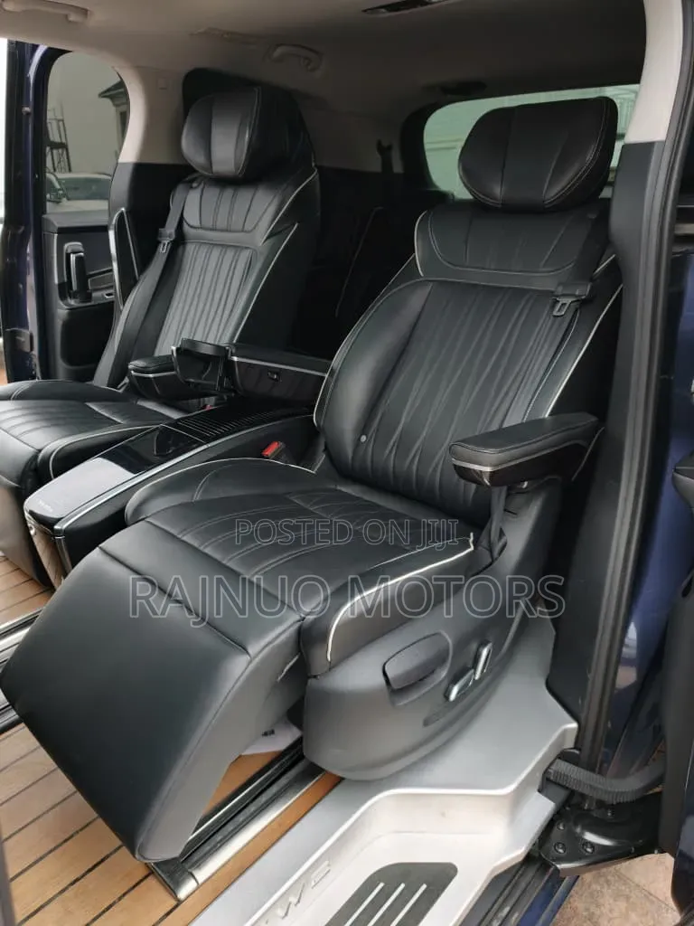 Roewe iMAX8 2020 Blue