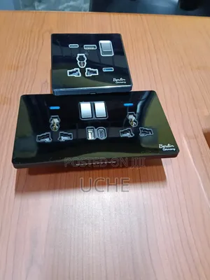 Berlin Glass USB Black Socket