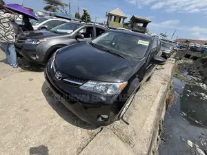 Toyota RAV4 Limited 4dr SUV (2.5L 4cyl 6A) 2015 Black