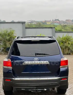 Toyota Highlander Limited 3.5l 4WD 2013 Blue