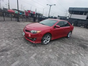 Toyota Camry SE 4dr Sedan (2.5L 4cyl 6A) 2013 Red