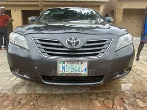 Toyota Camry XLE V6 4dr Sedan (3.5L 6cyl 6AM) 2008 Gray