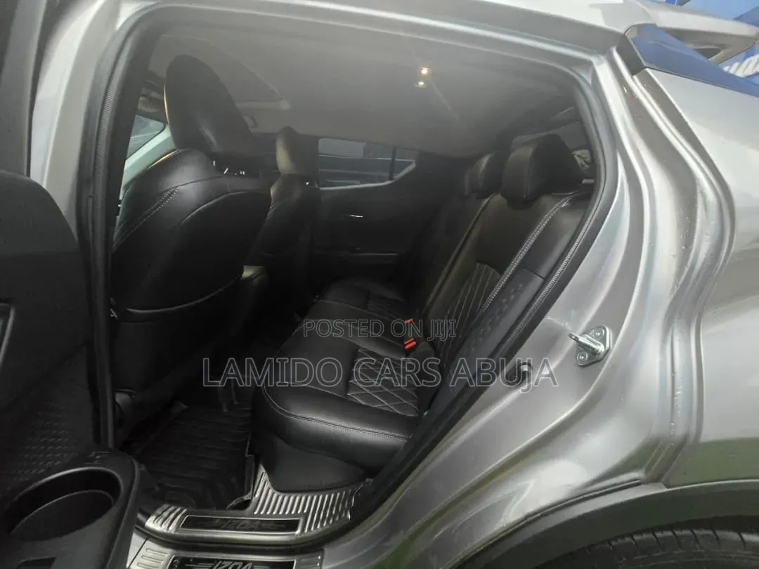 Toyota C-HR 2023 Gray