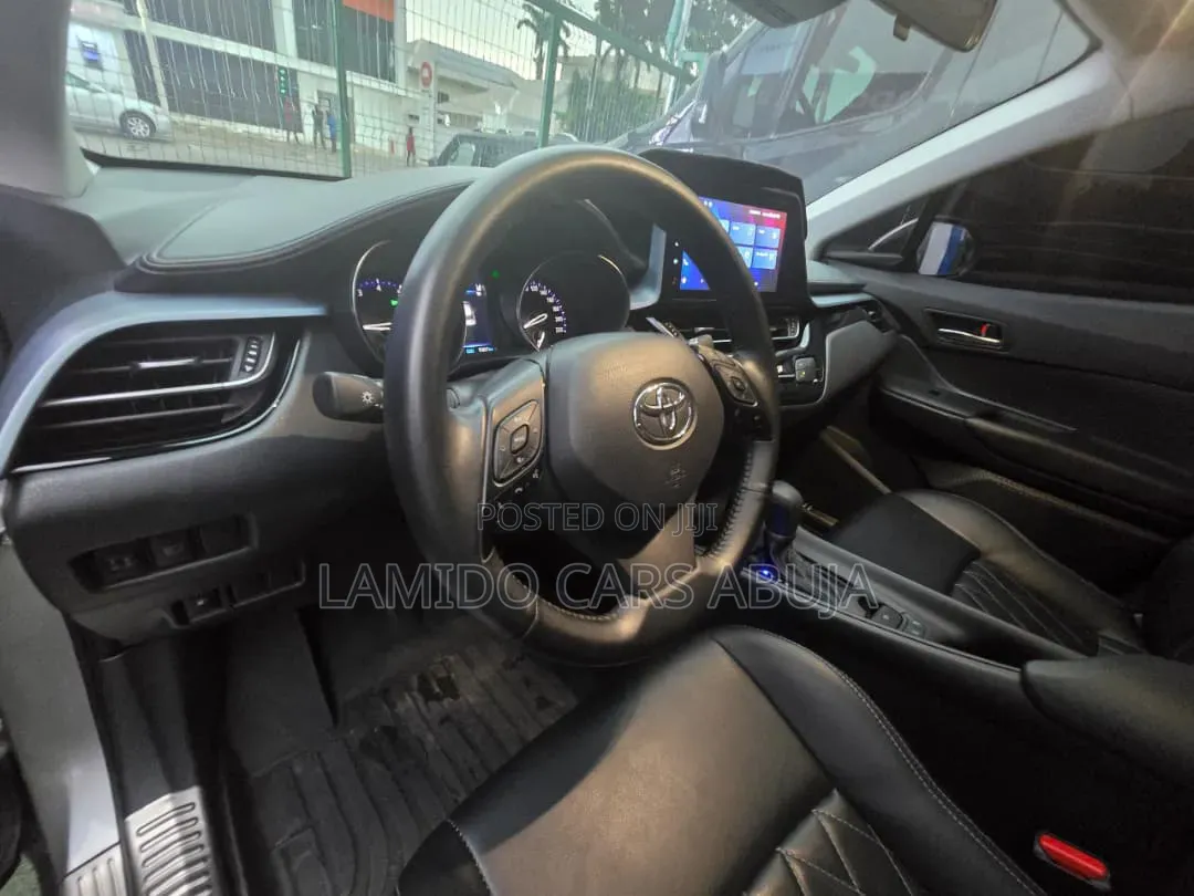 Toyota C-HR 2023 Gray