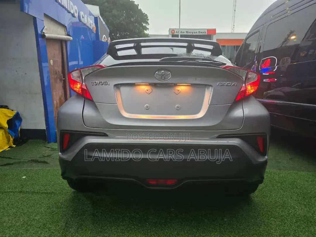 Toyota C-HR 2023 Gray