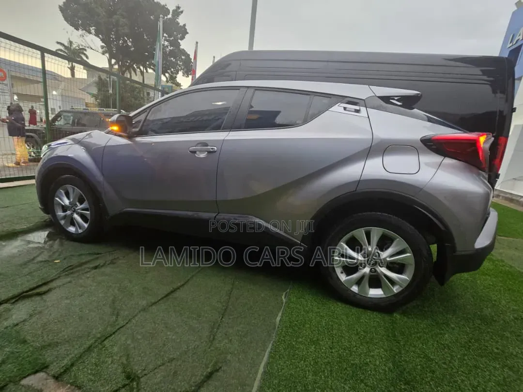 Toyota C-HR 2023 Gray