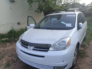 Toyota Sienna 2006 White