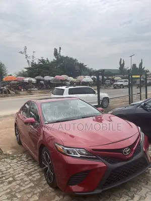 Toyota Camry SE 2021 Red