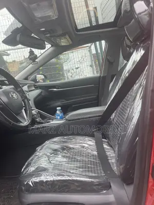 Toyota Camry SE 2021 Red