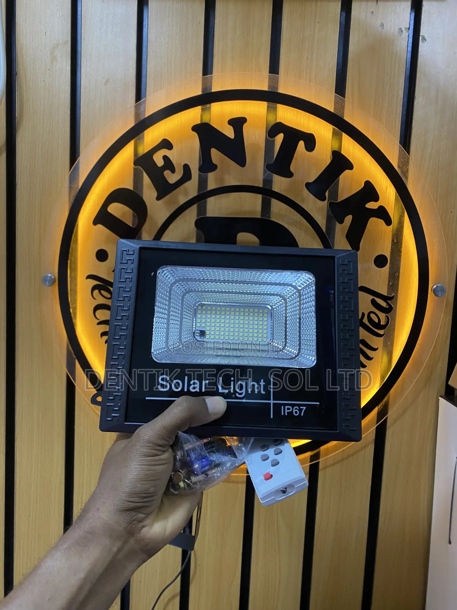 Solar Flood Light With Remote Control - 200watts