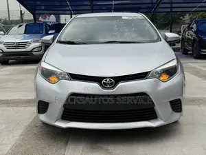 Toyota Corolla LE 4dr Sedan (1.8L 4cyl CVT) 2015 Silver