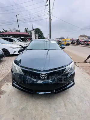 Toyota Camry SE 4dr Sedan (2.5L 4cyl 6A) 2013 Blue