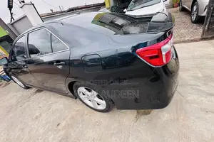 Toyota Camry SE 4dr Sedan (2.5L 4cyl 6A) 2013 Blue