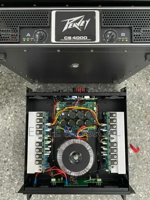 PEAVEY CS4000 Professional Power Amplifier