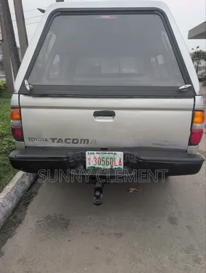 Toyota Tacoma PreRunner V6 4x2 Xtracab 121.9 in. WB 2003 Silver