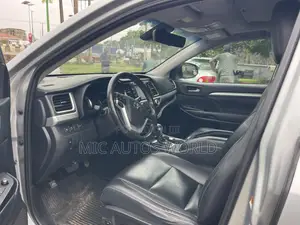 Toyota Highlander 2019 Silver