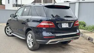 Mercedes-Benz M Class ML350 4MATIC 4dr SUV AWD (3.5L 6cyl 7A) 2014 Blue