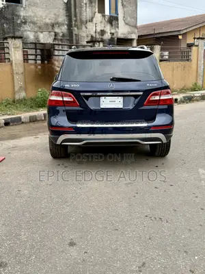 Mercedes-Benz M Class ML350 4MATIC 4dr SUV AWD (3.5L 6cyl 7A) 2014 Blue