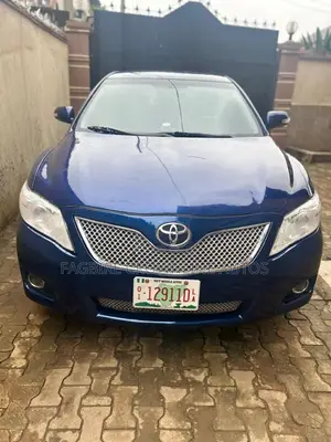 Toyota Camry LE 4dr Sedan (2.5L 4cyl 6AM) 2010 Blue