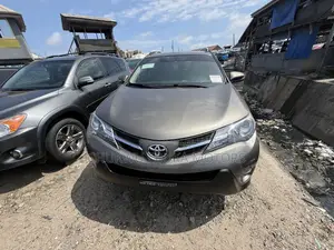 Toyota RAV4 Limited 4dr SUV (2.5L 4cyl 6A) 2015 Brown