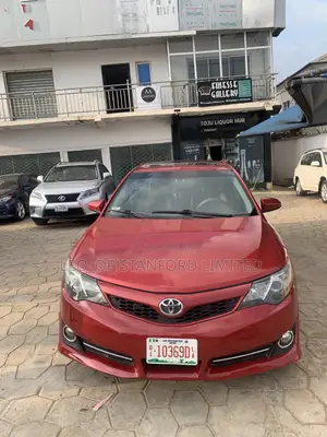 Toyota Camry SE 4dr Sedan (2.5L 4cyl 6A) 2013 Red