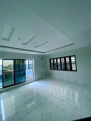 2bdrm Block of Flats for sale