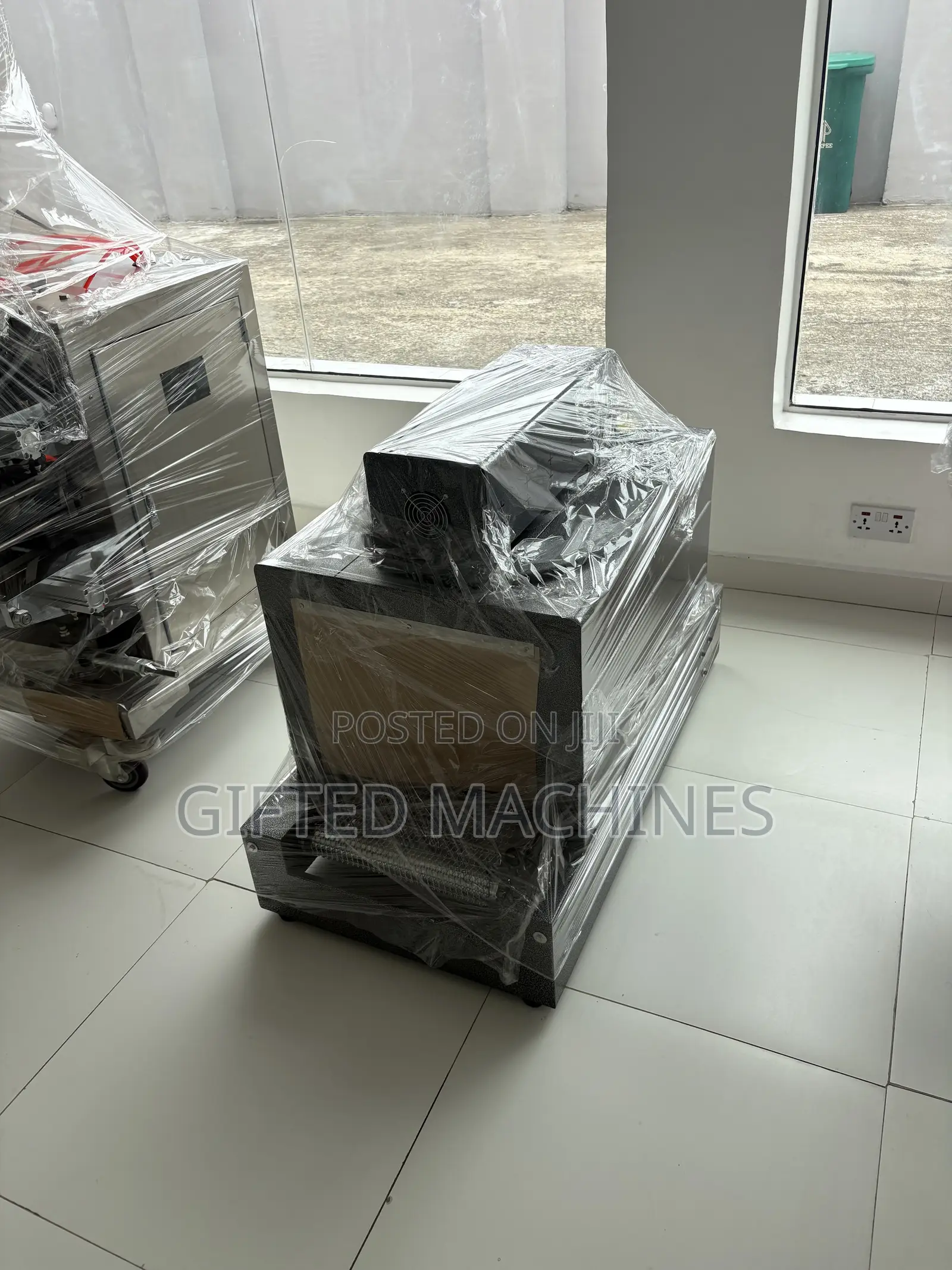 Shrink Packaging Machine