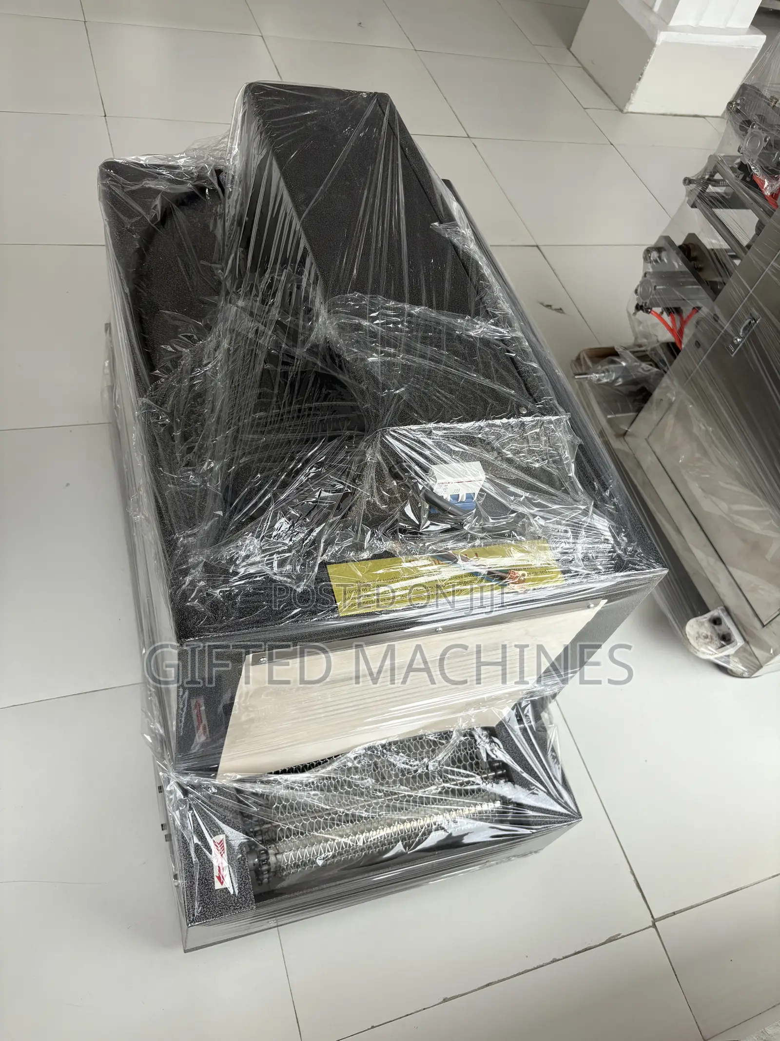 Shrink Packaging Machine