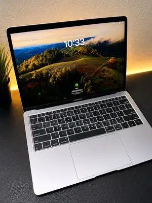 Laptop Apple MacBook Air 2018 8GB Intel Core i5 SSD 256GB