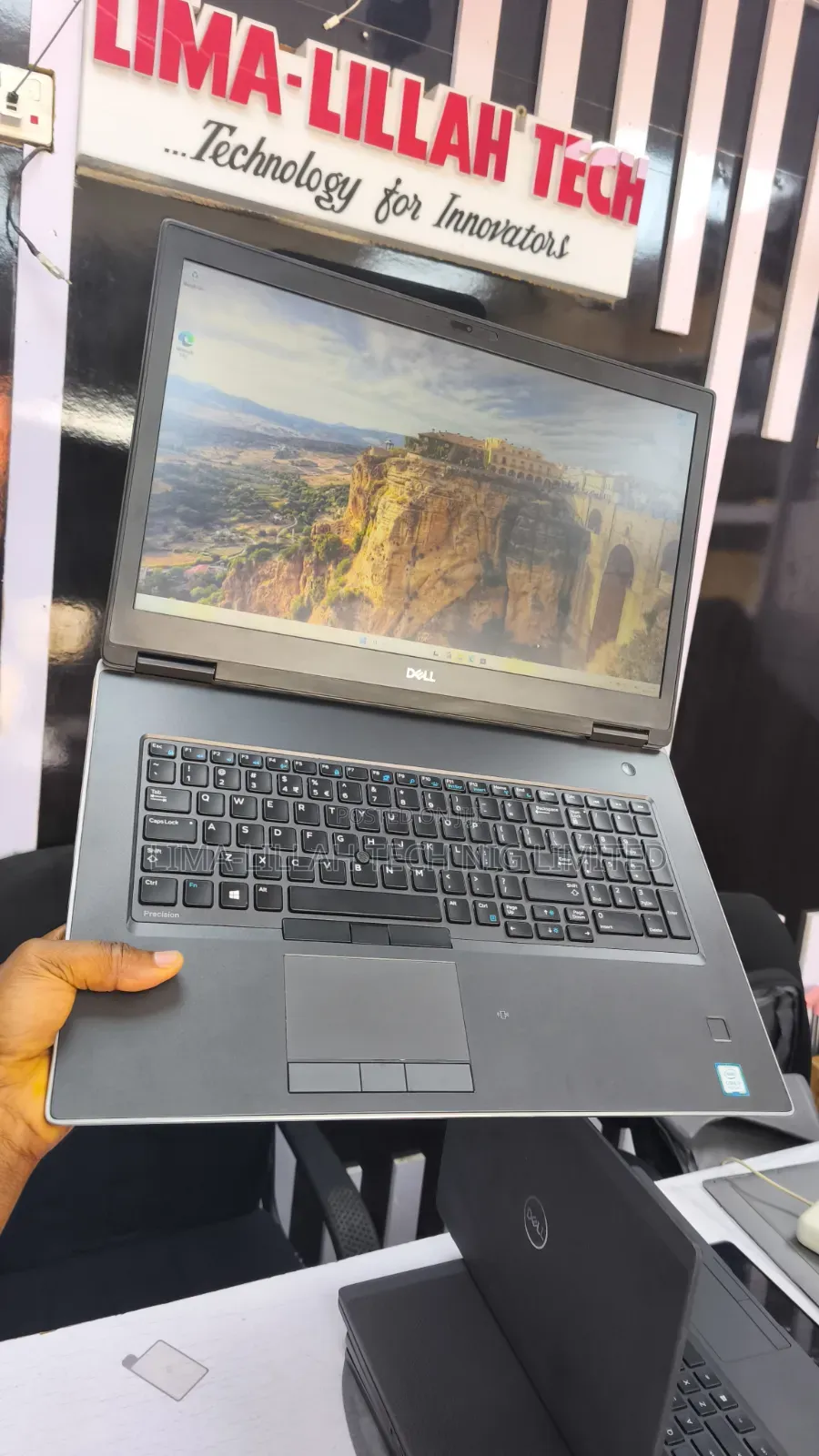 Laptop Dell Precision 7740 32GB Intel Core i7 SSD 512GB