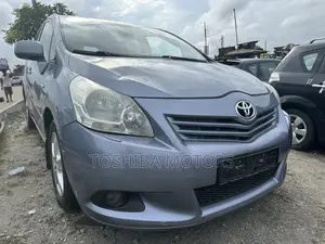 Toyota Verso 2018 Blue