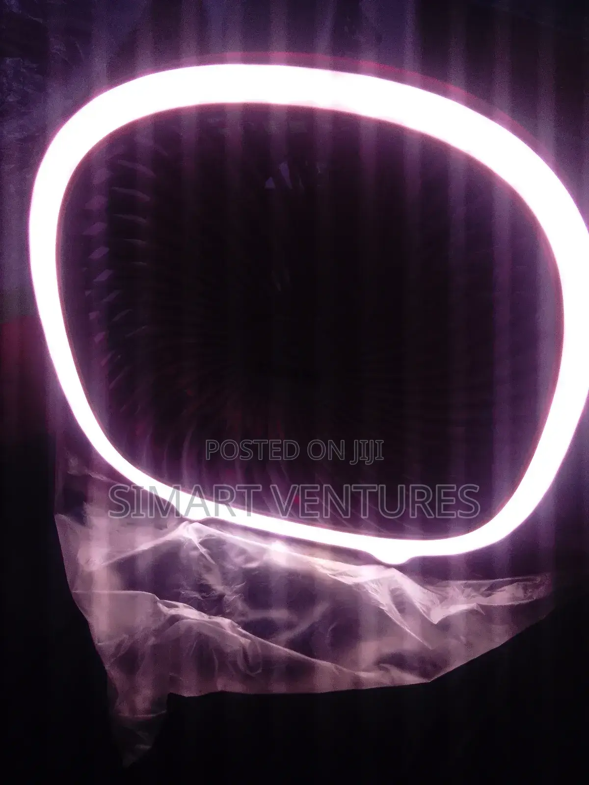 Iwin Rechargeable Desktop Fan