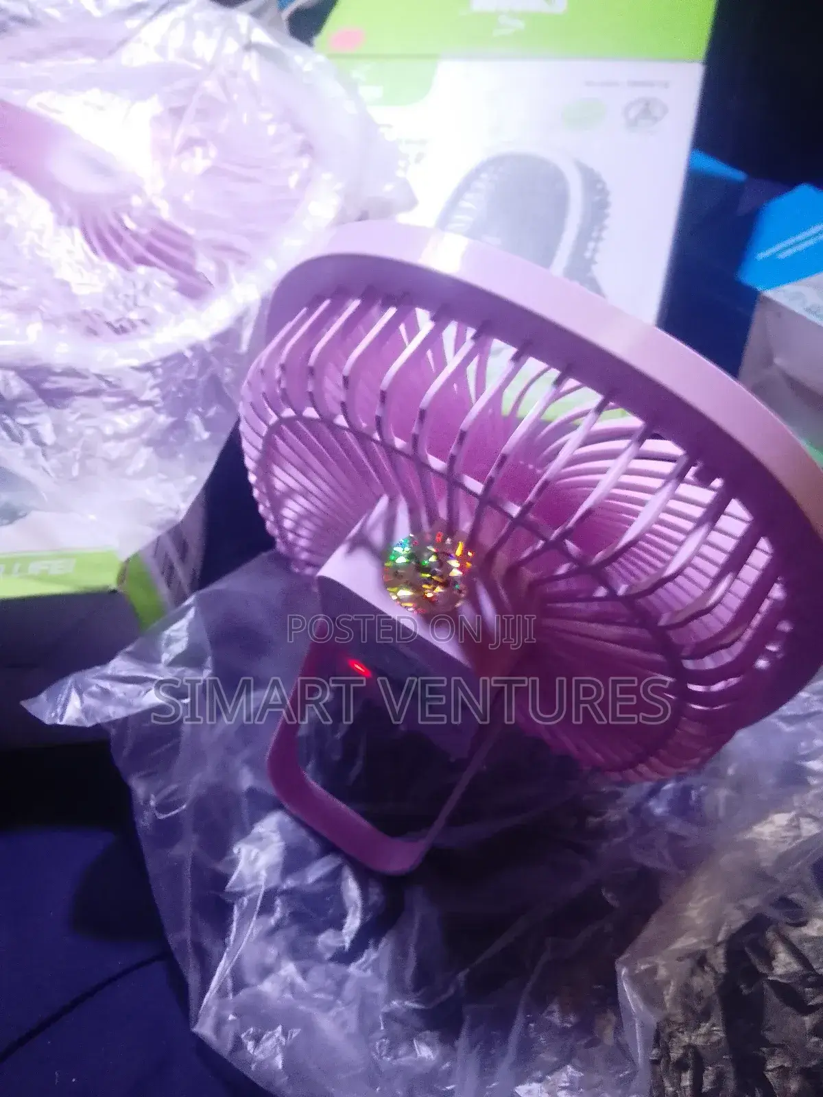 Iwin Rechargeable Desktop Fan