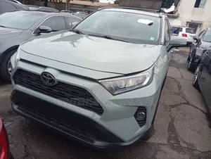 Toyota RAV4 2019 Green