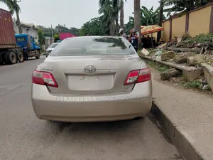 Toyota Camry 2008 Gold