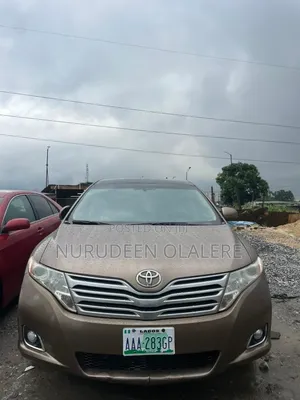 Toyota Venza 2010 Gold