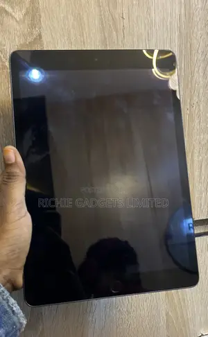 Apple iPad 9.7 64 GB Black