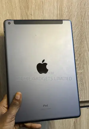 Apple iPad 9.7 64 GB Black