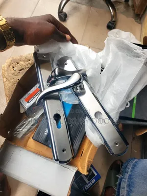 Top Quality Door Handle for Rooms and Entrance