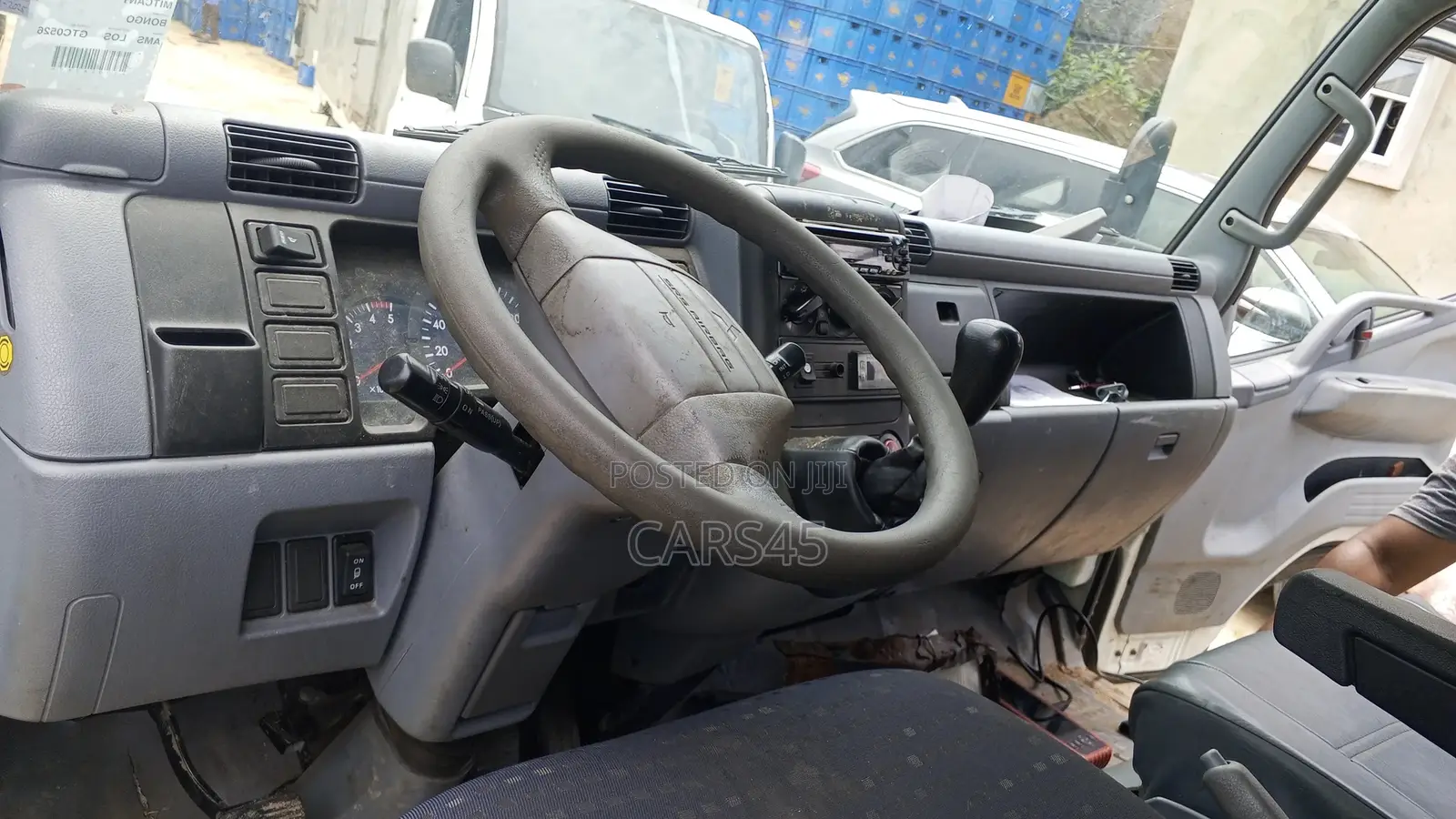 Mitsubishi Canter 2004 White